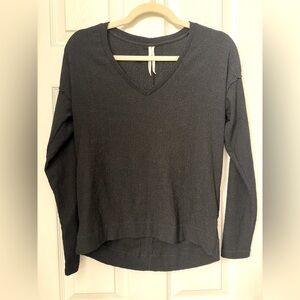 Anthropologie basic long sleeves top